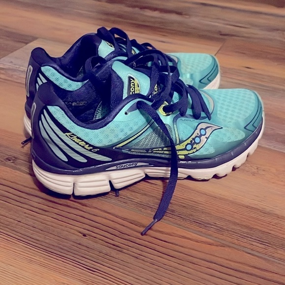 Saucony women’s size 7 - Picture 6 of 6